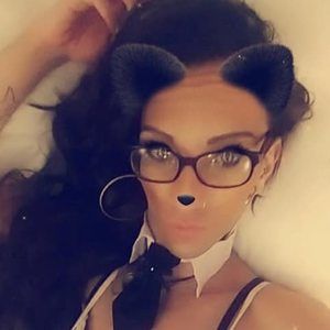 Meet your Posher, Dominique